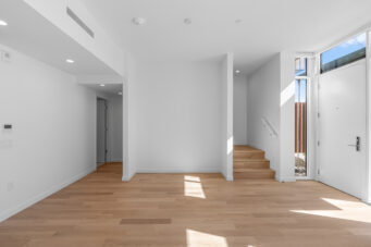 #209 – 3963 Uplands Way